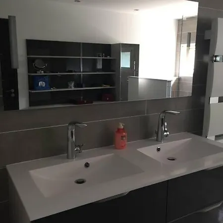 Vakantiehuis Maison De Caractere 5 Etoiles-location 7 Nuits Minimum Du Samedi Au Samedi *